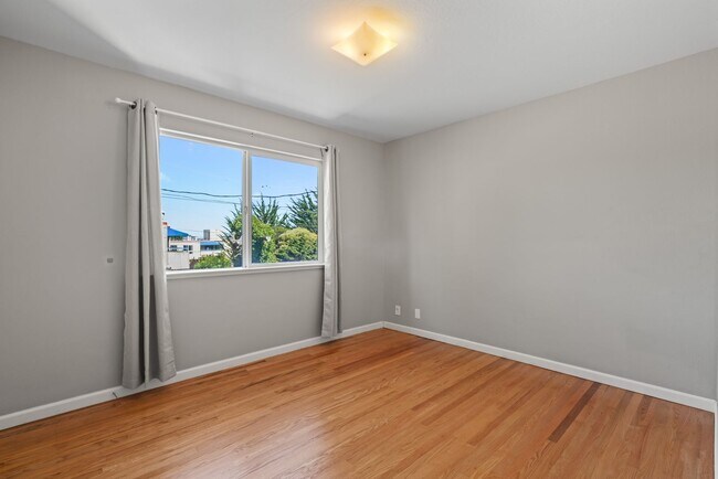 Building Photo - 101 Cerro Dr