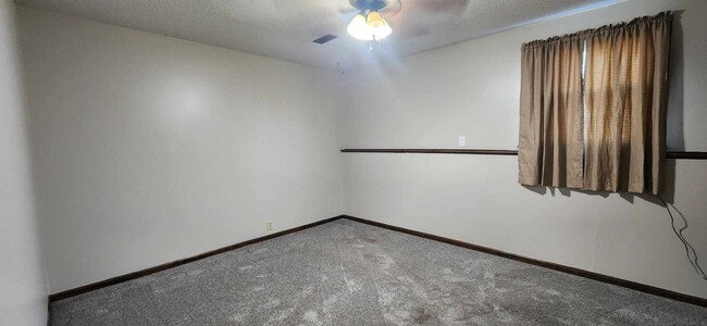 Building Photo - Spacious Home for Rent!