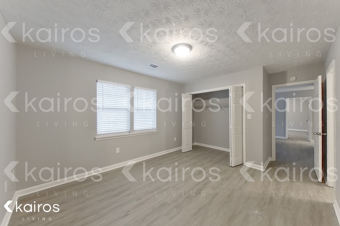 Building Photo - 400 Beaver Pointe Dr