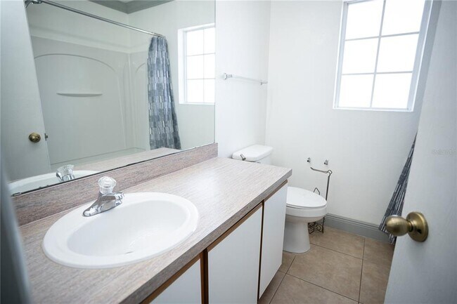 Building Photo - 546 Bloomingdale Dr