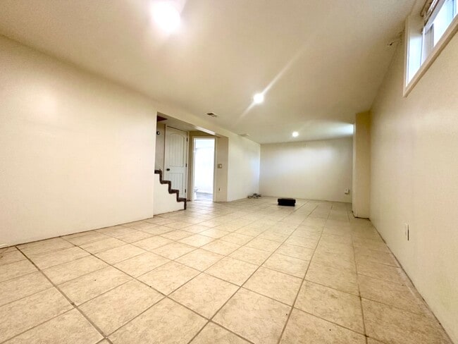 Building Photo - 4219 E 68th Terrace