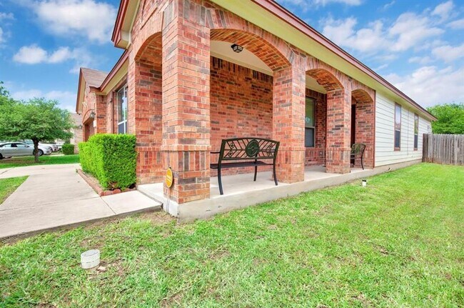 Building Photo - 1721 E Mesa Park Dr