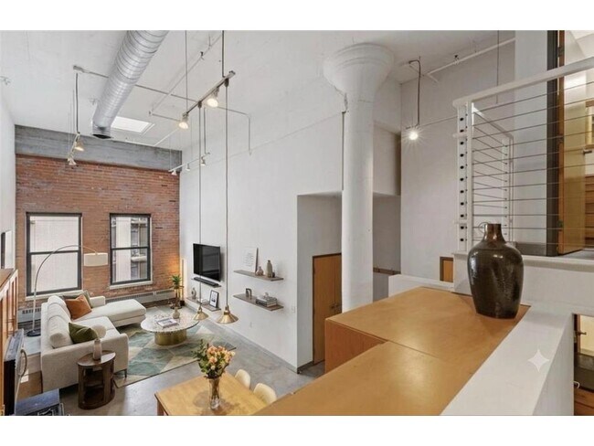 Building Photo - 250 Park Ave