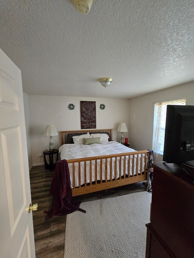 Building Photo - 1546 Columbine Village Dr