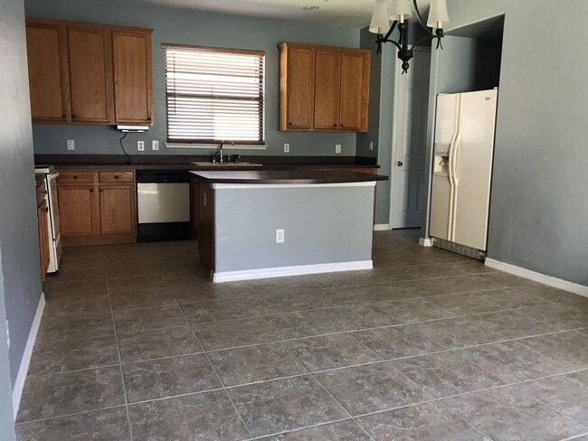 Building Photo - Beautiful Pool Home In the Lake Nona Area