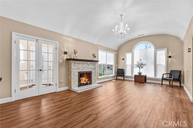 Building Photo - 423 S Poinsettia Ave