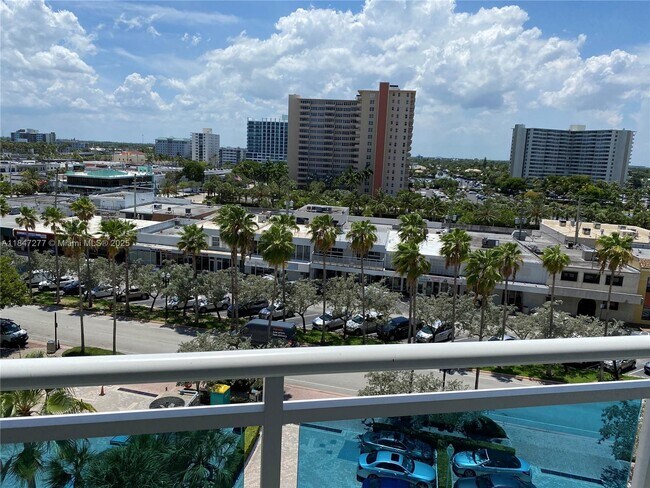 Building Photo - 3430 Galt Ocean Dr