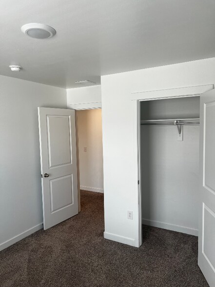 Building Photo - 562 Hal St