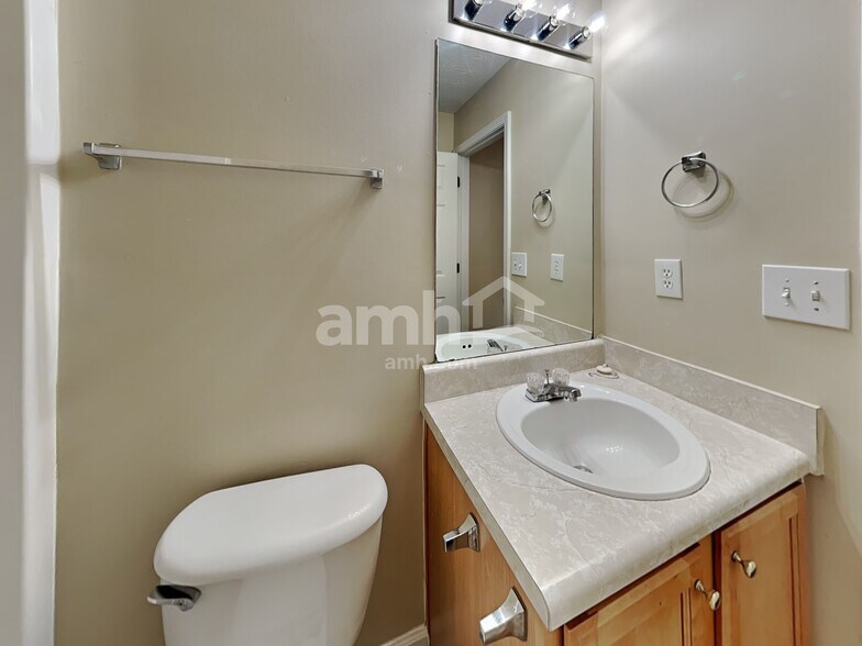 Building Photo - 233 Biltmore Way