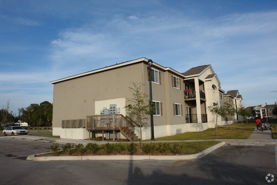 Building Photo - La Mirada Gardens Apt