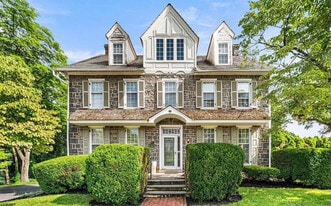 Building Photo - 28 W Main St