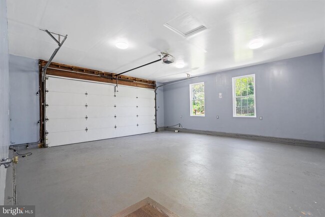 Building Photo - 13604 Wisteria Dr