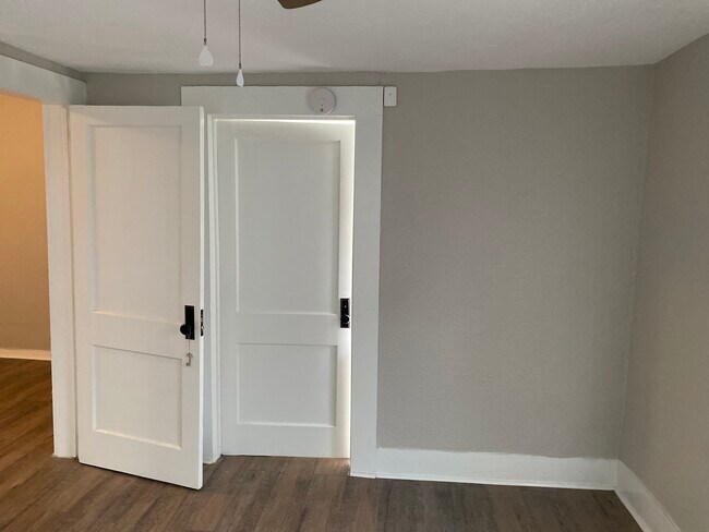 Building Photo - 951 FM 222