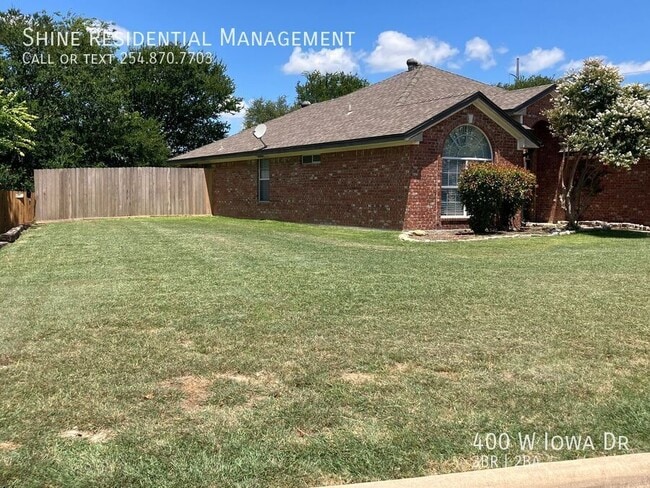 Building Photo - 400 W Iowa Dr