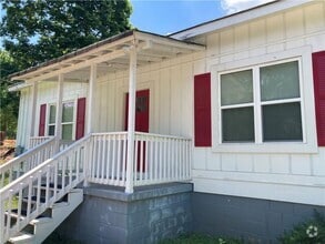 Building Photo - 2 bedroom 1 bath single family home