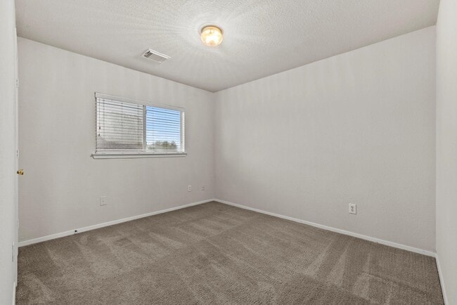 Building Photo - 1617 Nichole Woods Dr