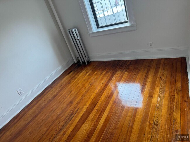 Building Photo - 31-14 35th St