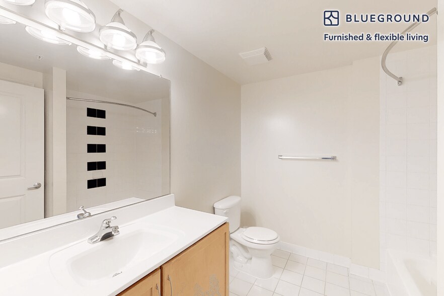 Building Photo - 1203 Fidler Ln