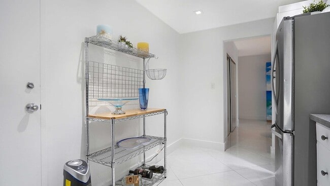 Building Photo - 4250 Galt Ocean Dr