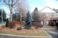 Building Photo - 176 Kenton Dr