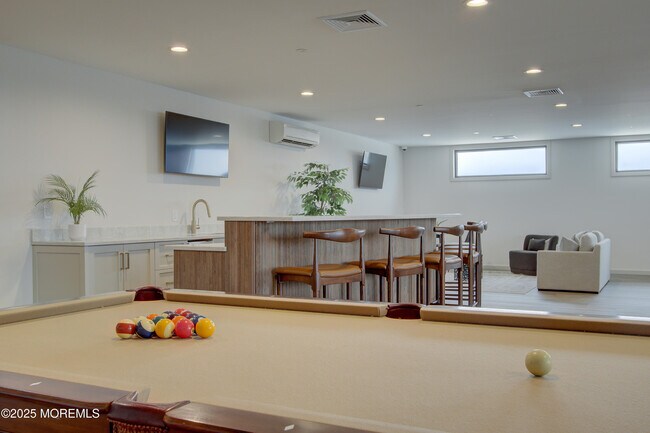 Building Photo - 258 Morris Ave