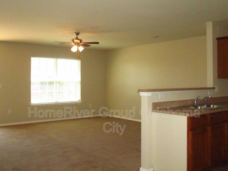 Building Photo - 8509 SW 46th Pl