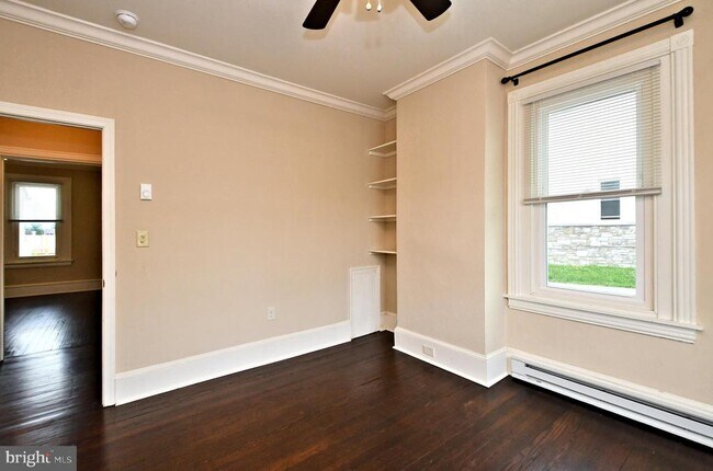 Building Photo - 3232 Ridge Pike