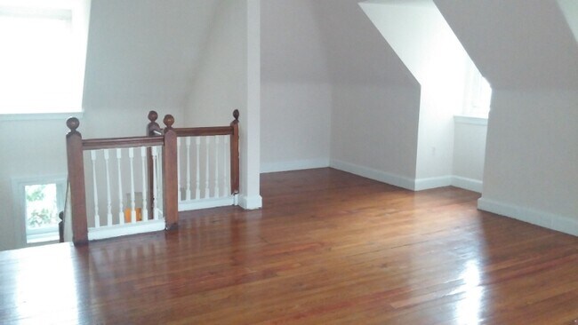 Building Photo - 119 E Mt Airy Ave