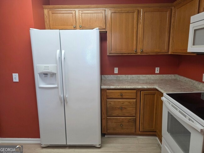 Building Photo - 136 Towne Pk E Dr