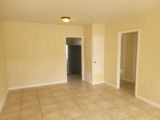 Building Photo - 508 Booker St