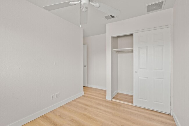 Building Photo - 73425 San Nicholas Ave