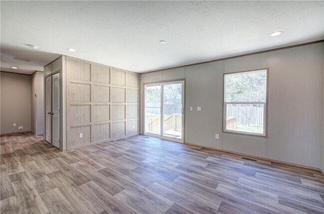 Building Photo - 81 Popham Rd