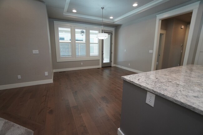 Building Photo - 407 W Pavilion Ln