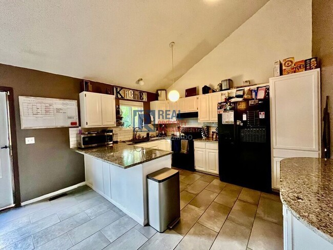 Building Photo - 1133 S Newland Pl