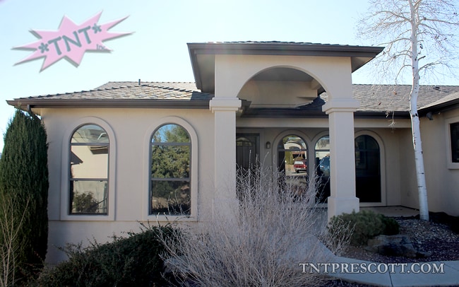 Building Photo - Home in Cliff Rose HOA ~ Winter Special!!