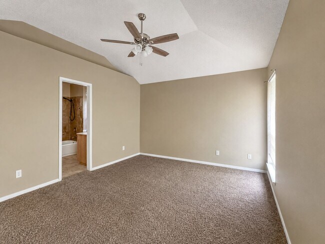 Building Photo - 4-Bedroom Home with Spacious Backyard in Stratford Estates