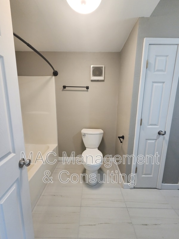 Building Photo - 1319 Autumn Ave