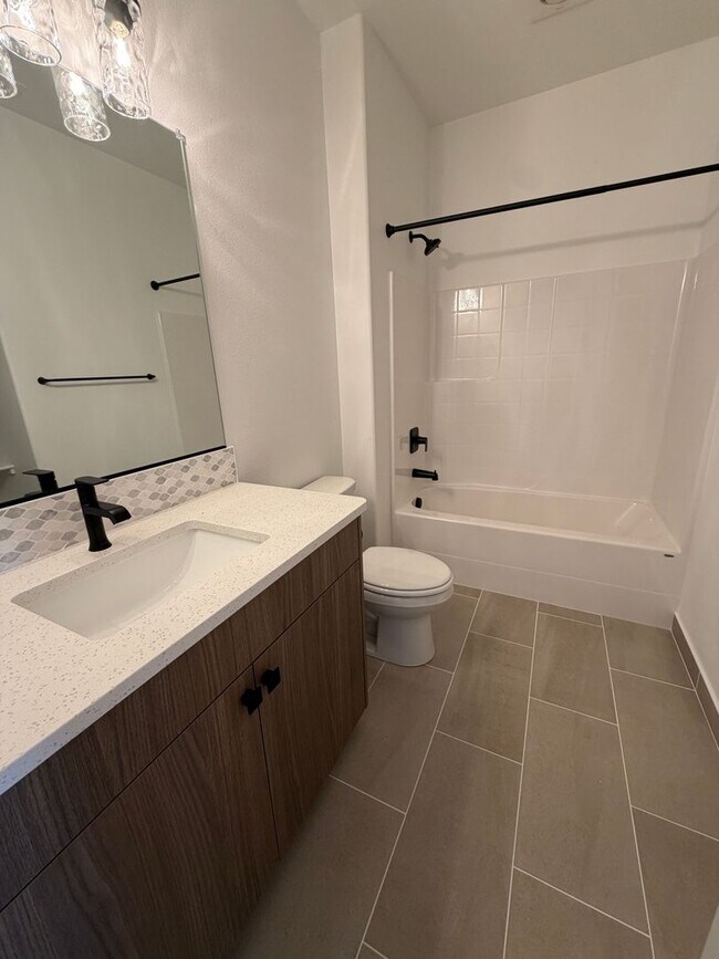 Building Photo - 6398 Melby Way NE