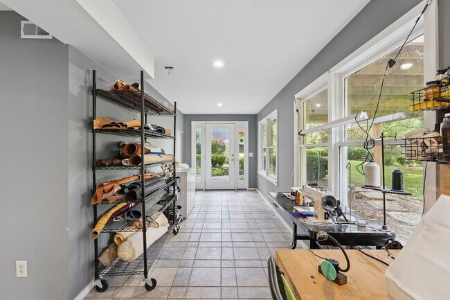 Building Photo - Gated versatile lifestyle property tucked into the heart of Tennessee’s most scenic countryside