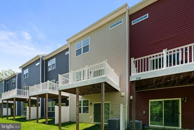 Building Photo - 7980 Patterson Wy