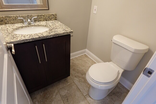 Building Photo - 1259 Knollwood Cir