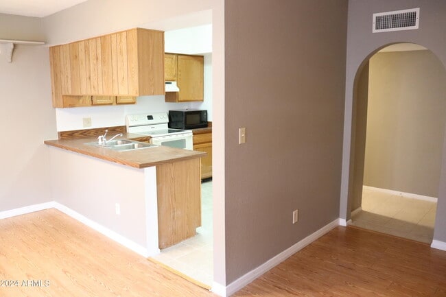 Building Photo - 4511 Buena Loma Way