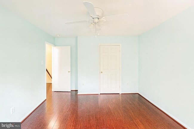 Building Photo - 8207 Stationhouse Ct