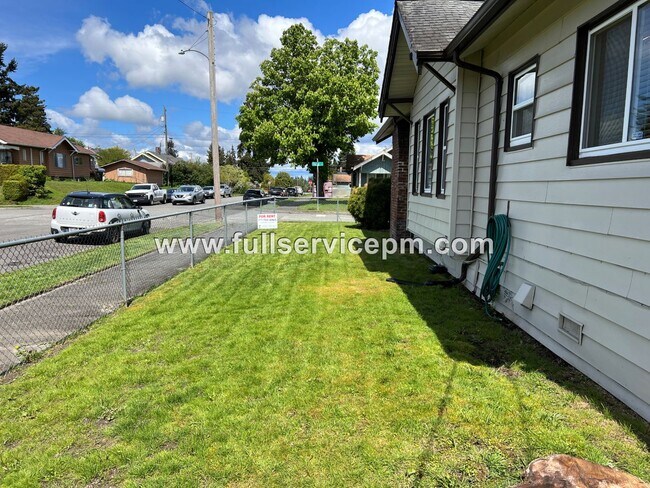 Building Photo - Wonderful corner lot home.