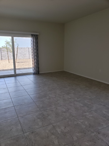 Building Photo - 354 N 17th Pl