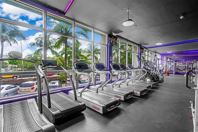 Building Photo - 1000 West Ave