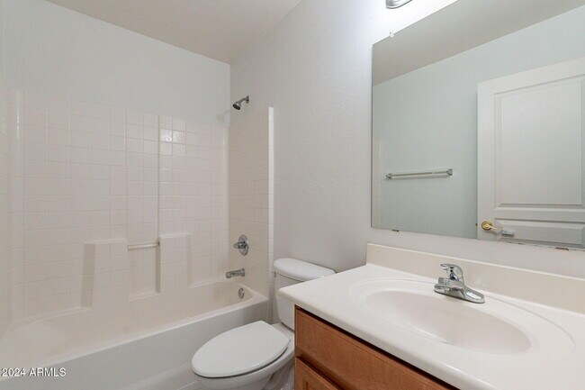 Building Photo - 2741 E Cowboy Cove Trail