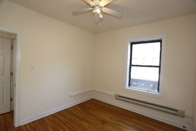Building Photo - 3731 N Pine Grove Ave