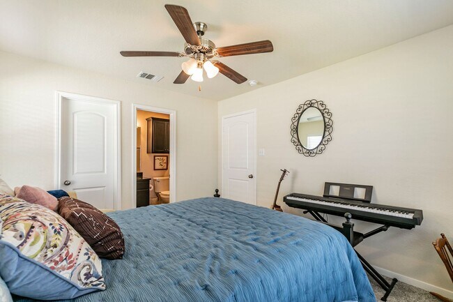 Building Photo - 4 BEDROOM, 3 BATH, BELTON ISD