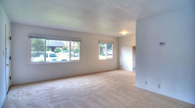 Building Photo - 1549 San Carlos Ave